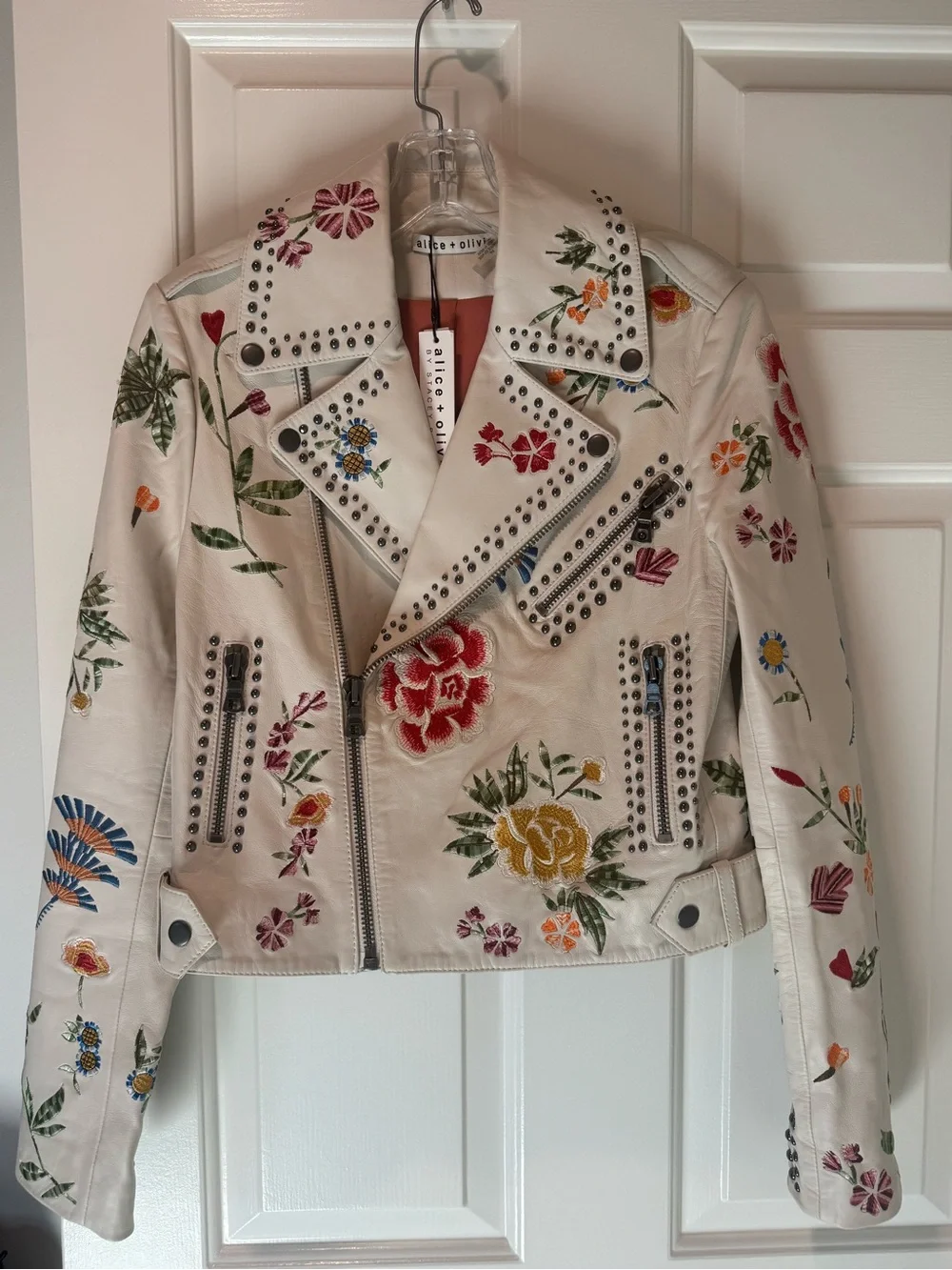 NWT Alice + Olivia White Embroidered Floral Leather Moto Jacket - Picture 3 of 5